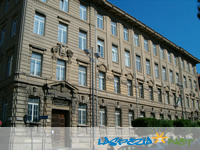 clicka per ingrandire la fotografia: Palazzo degli Studi in piazza Verdi