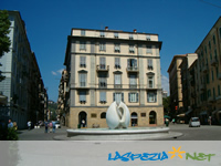 clicka per ingrandire la fotografia: Piazza Garibaldi