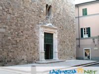 clicka per ingrandire la fotografia: Decorazioni all'ingresso della Pieve di Sant'Andrea